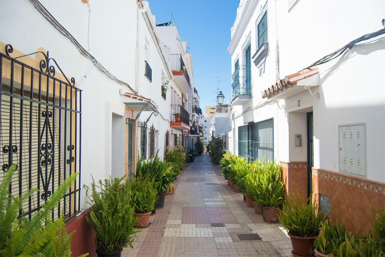 Edificio Plaza Apartment Marbella Bagian luar foto